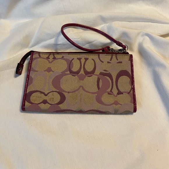 Coach brand purple wristlet - Picture 2 of 6